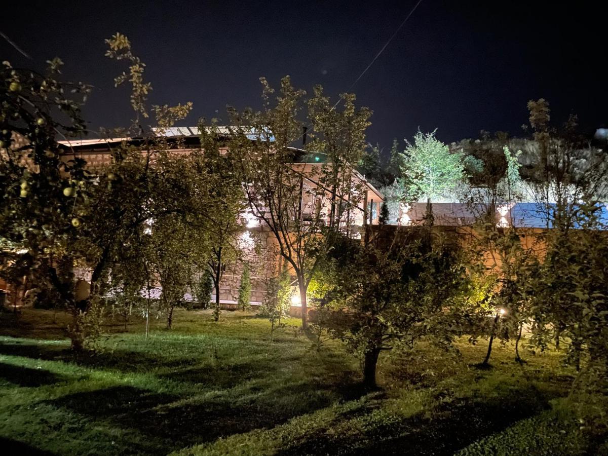 Kamar Hotel Ijevan Extérieur photo